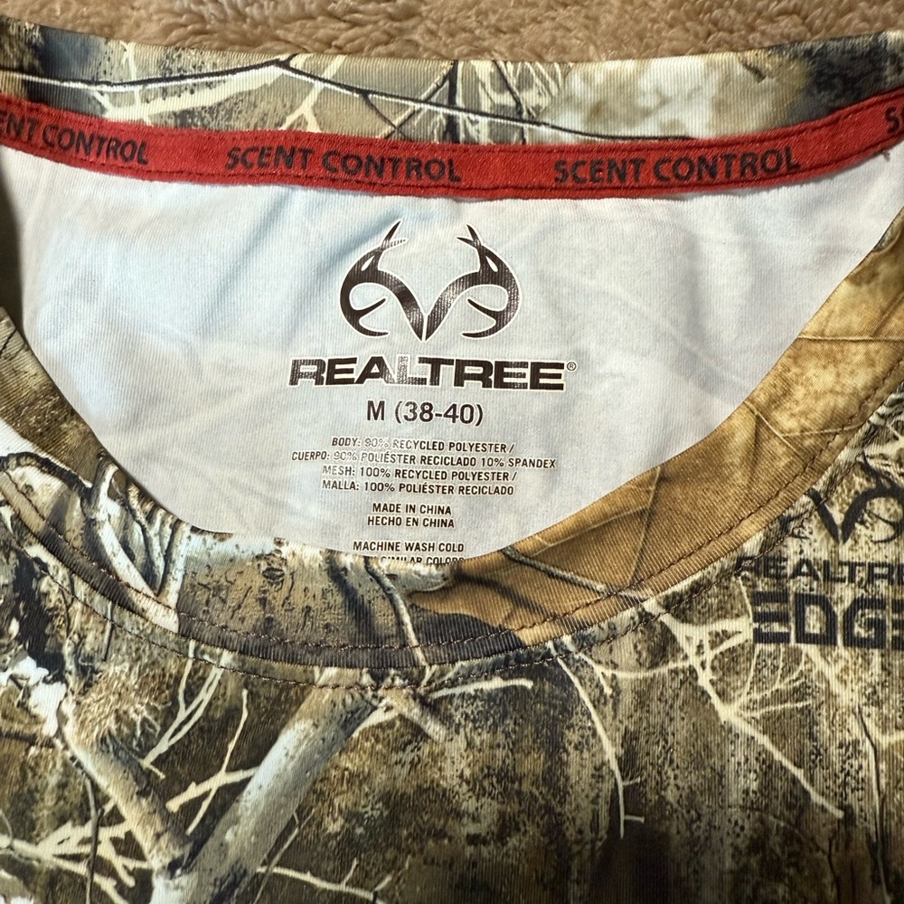 Realtree Edge Camouflage Shirt with Scent Control - Picture 4 of 5
